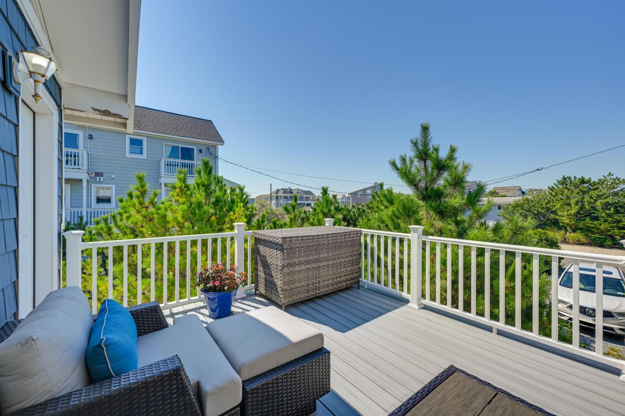 Westhampton Beach Home With Deck And Ocean Views! Екстериор снимка